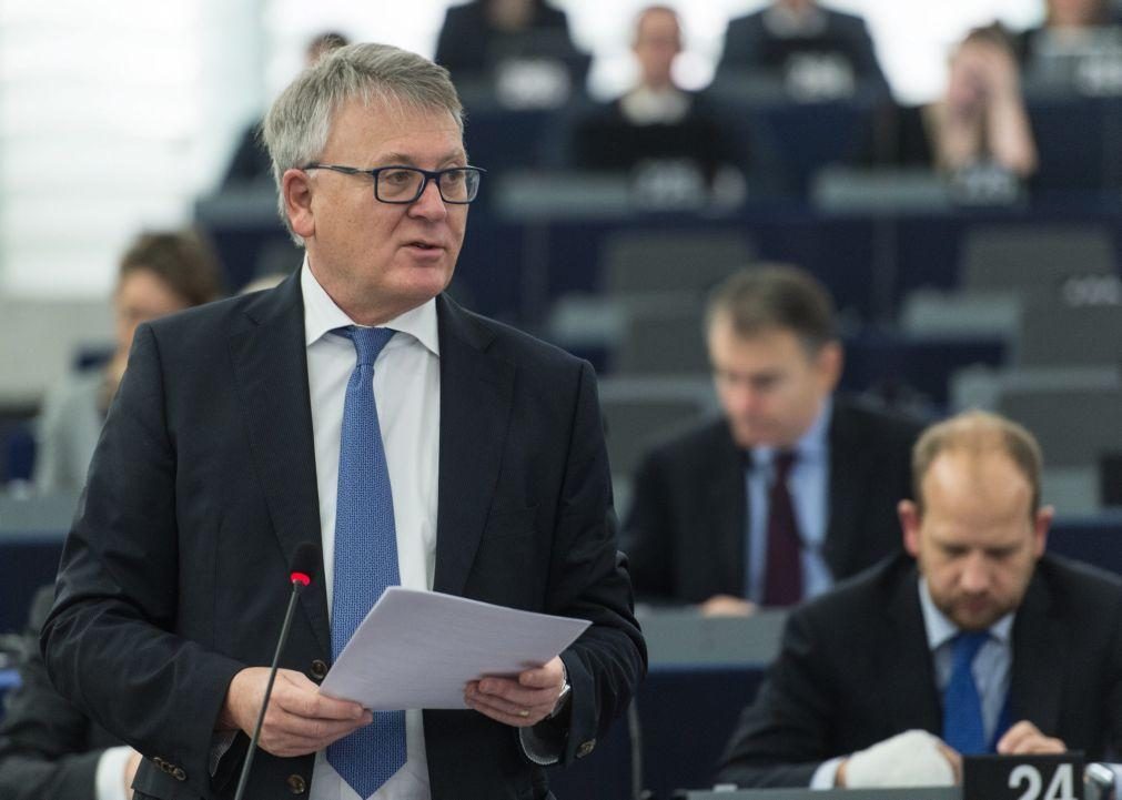 Comissária Europeia abriu porta à extrema-direita para ganhar votos, diz Nicolas Schmidt