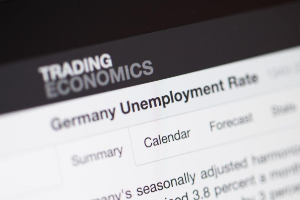 Taxa de desemprego na Alemanha atinge 5,8% em maio, mais 3 décimas em termos homólogos