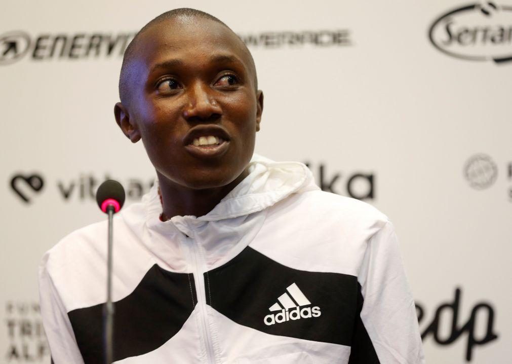 Recordista mundial dos 10.000 metros estrada Rhonex Kipruto suspenso por doping