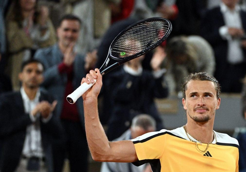 Alexander Zverev vence Alex De Minaur e passa às meias-finais de Roland Garros