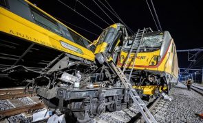 Quatro mortos e dezenas de feridos em colisão ferroviária na República Checa