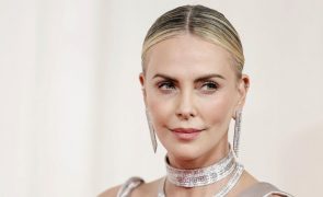 Charlize Theron critica ataques a drag queens em cerimónia do cinema e TV LGBTQ+