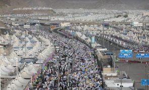 Peregrinos sírios regressam a Meca após mais de dez anos de veto saudita