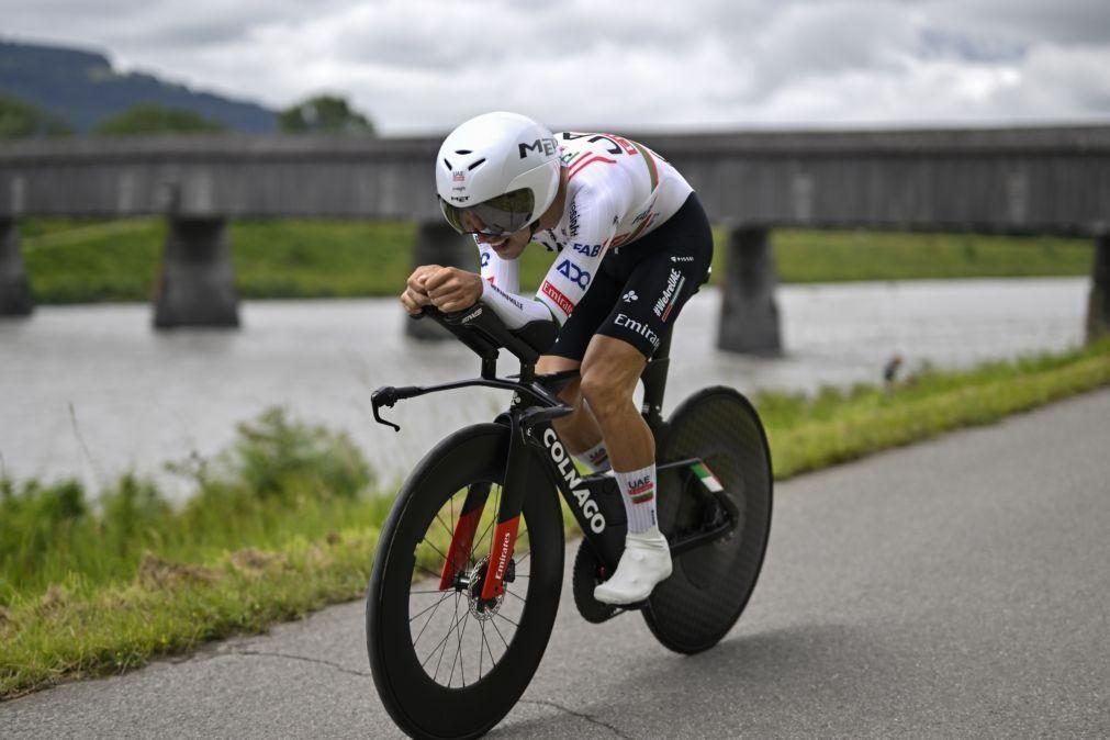 Ciclista João Almeida no quarto lugar do contrarrelógio inaugural da Volta à Suíça