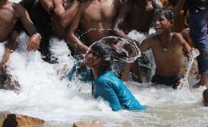 Índia enfrenta onda de calor mais longa no país