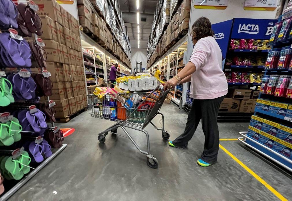 Inflação no Brasil acelera em maio impactada por alimentos e as chuvas no Rio Grande do Sul