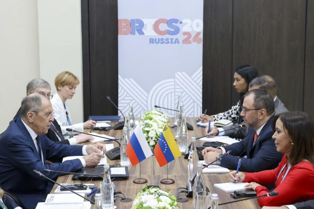 BRICS querem relações justas num mundo multipolar, diz Lavrov