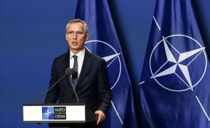 Stoltenberg pede apoio militar mínimo de 40 MME por ano à Ucrânia