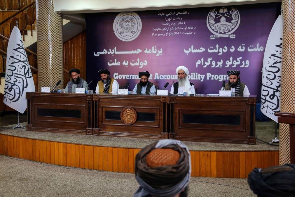 Líder supremo dos talibãs defende aplicação de lei islâmica no país