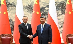 China alarga política de isenção de visto à Polónia