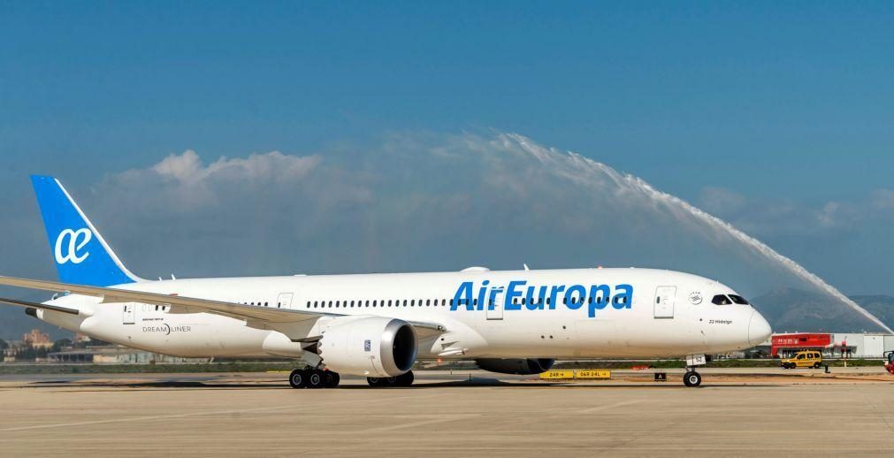 Avião da Air Europa aterra de emergência no Brasil