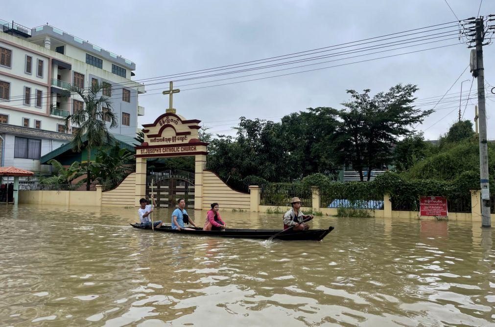 Inundações deixam milhares de pessoas isoladas no norte de Myanmar