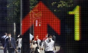 Bolsa de Tóquio fecha a ganhar 1,26%