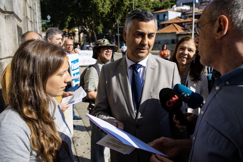 Investigadores manifestam-se no Porto pelo fim da precarização
