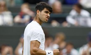 Wimbledon: Campeão Carlos Alcaraz apura-se para a terceira ronda