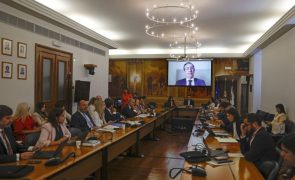 Partidos criticam silêncio de Nuno Rebelo de Sousa e admitem crime de desobediência