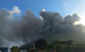 Itália eleva nível de alerta ao máximo após erupção do vulcão Stromboli