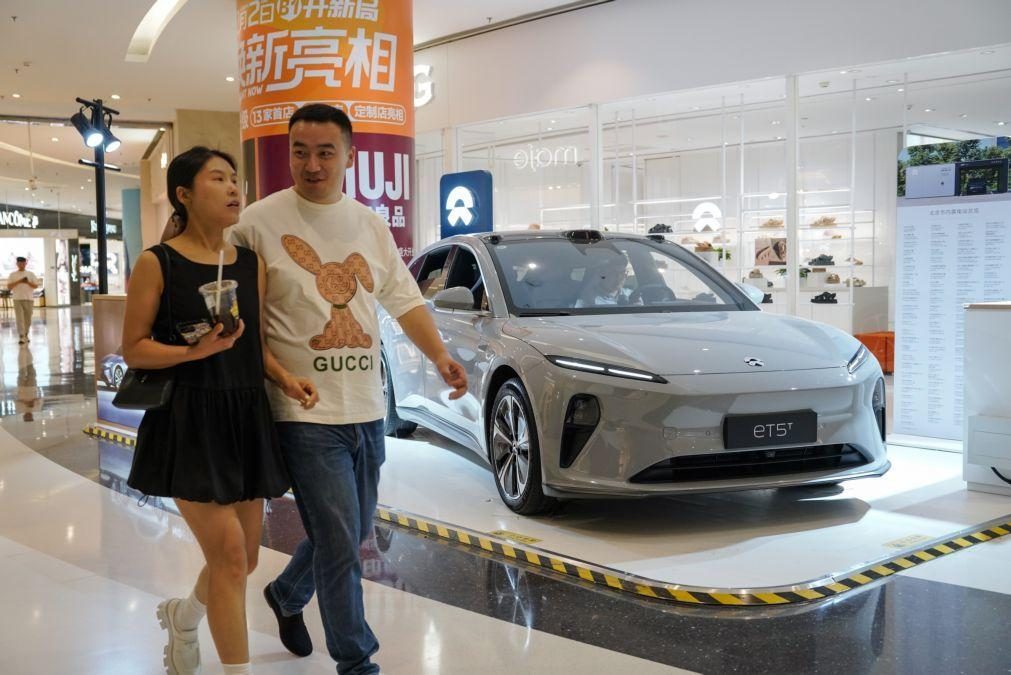 Fabricantes chineses de carros elétricos Nio e Xpeng vão manter preços na UE