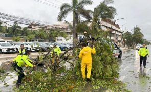 Tempestade tropical Beryl dirige-se para o Texas, depois do México