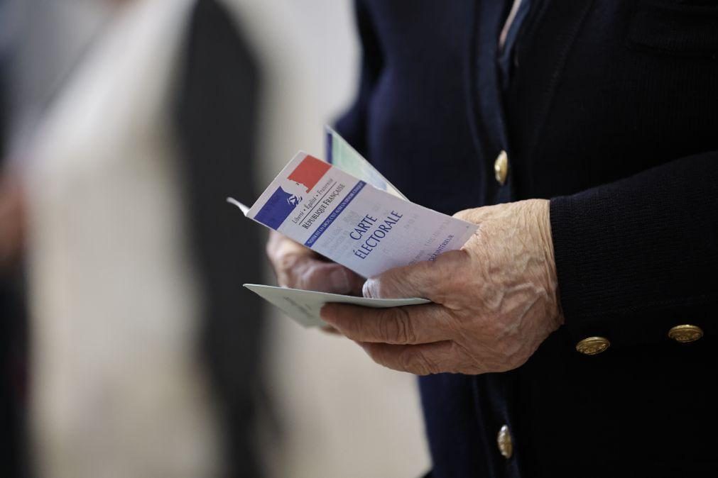 Urnas já abriram em França para a segunda volta das eleições legislativas