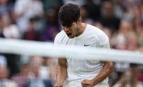 Wimbledon: Campeão Carlos Alcaraz nos quartos de final