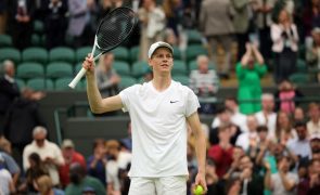 Wimbledon: Jannik Sinner apura-se para os quartos de final