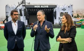 Projeto Colete das Emoções no NOS Alive vai permitir simbiose entre surdos e Dua Lipa