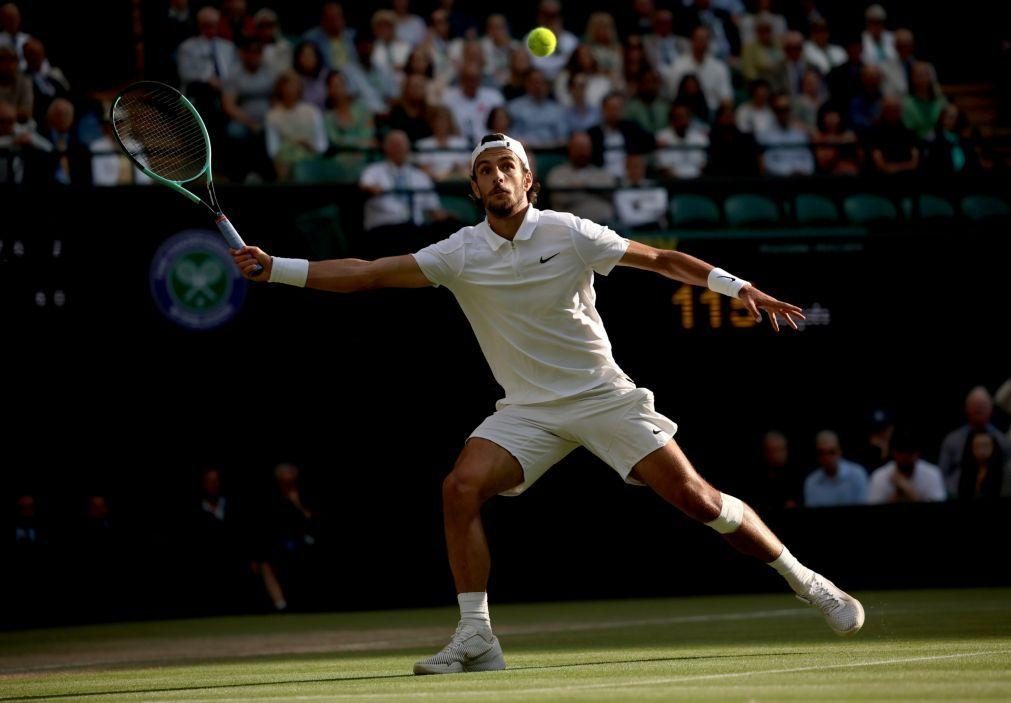 Lorenzo Musetti chega pela primeira vez às 'meias' de um Grand Slam em Wimbledon