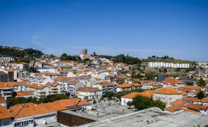 Três carros arderam durante a madrugada em Lamego