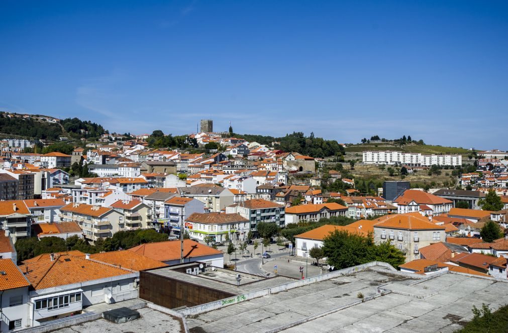 Três carros arderam durante a madrugada em Lamego