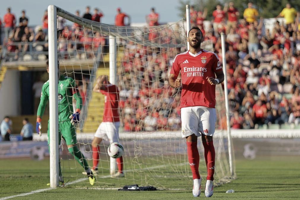 Pavlidis entusiasma com 'bis', mas Benfica 'adormece' e concede empate