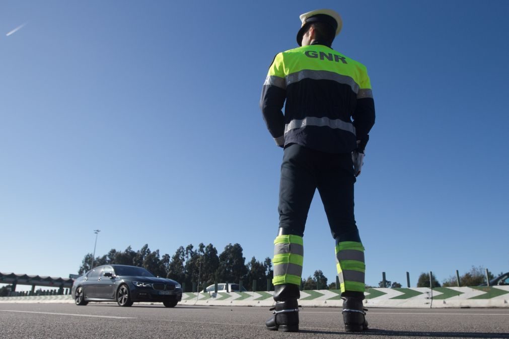 Nove mortos em acidentes nas estradas no fim de semana