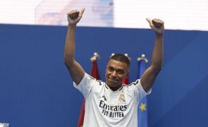 Mbappé cumpre sonho no Real Madrid e replica apresentação do ídolo Ronaldo