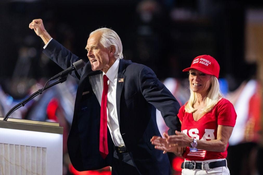 Saído da prisão antigo assessor de Trump discursa na convenção republicana