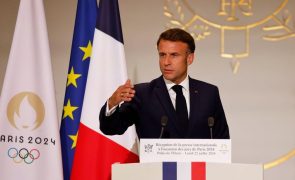 Macron não vai nomear um primeiro-ministro antes do fim dos Jogos Olímpicos