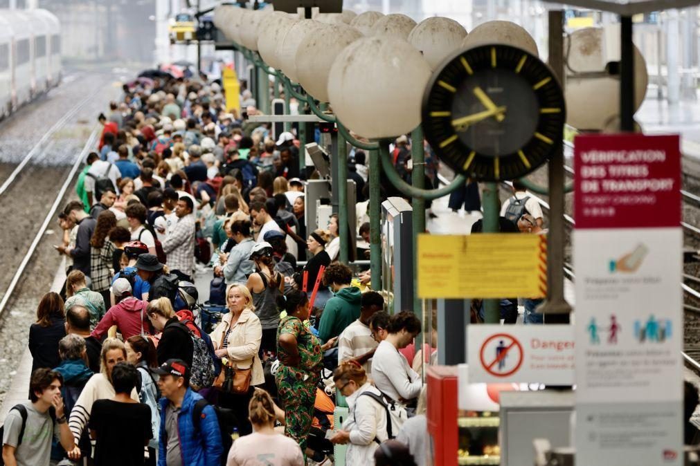 Circulação de TGV de França restabelecida, mas normalidade só na segunda-feira