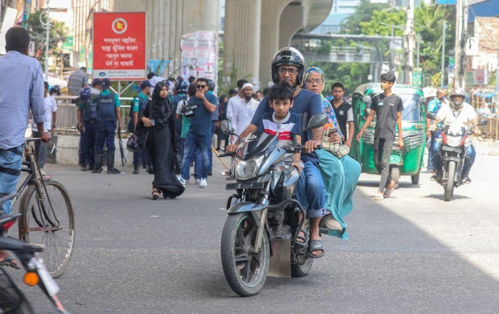 Bangladesh restaura hoje ligação à Internet móvel após bloqueio nacional