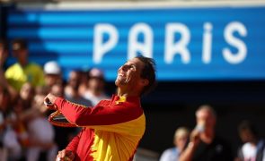 Paris2024: Rafael Nadal vence na estreia e marca encontro com Djokovic