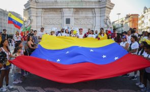 Uma centena juntou-se em Lisboa para pedir queda do regime venezuelano