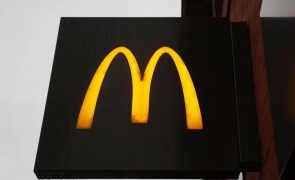 Lucros da McDonald's recuam 4% no primeiro semestre