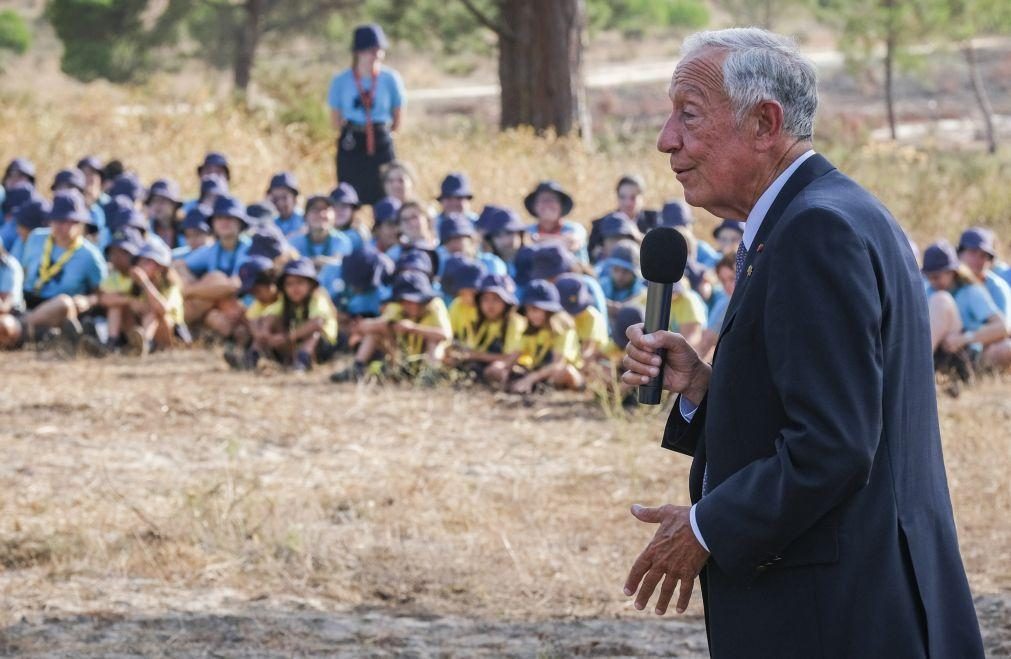 Marcelo congratula-se com medidas do Governo para as Forças Armadas