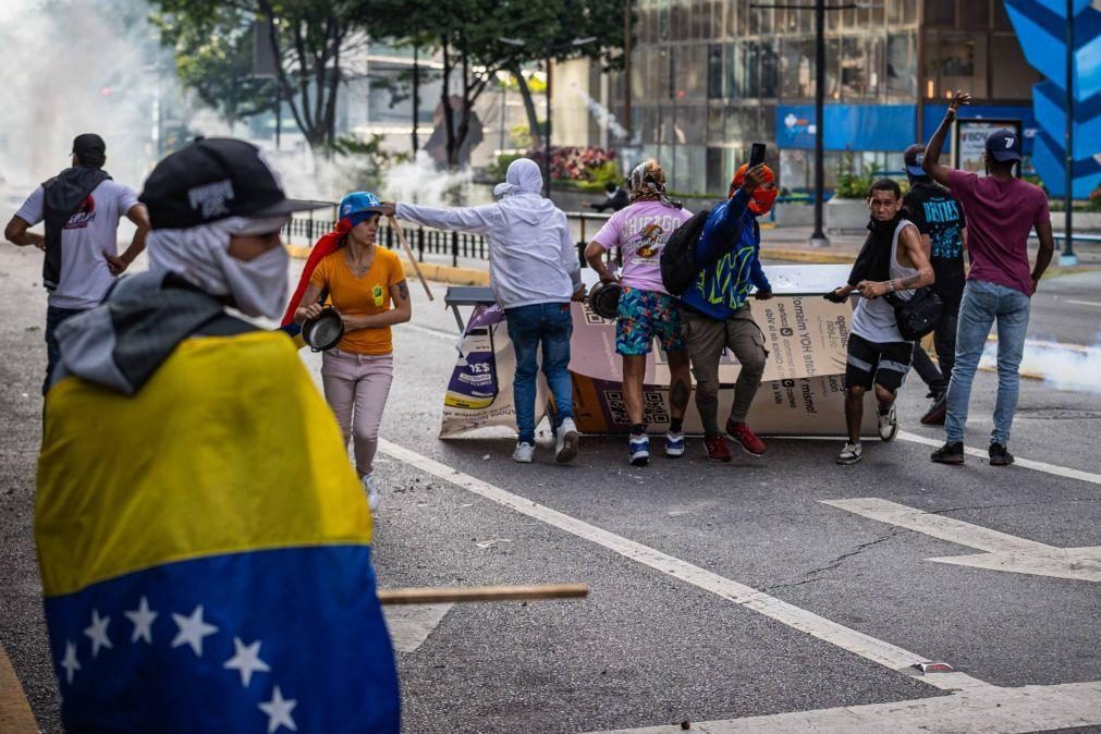 Pelo menos um morto e 46 detidos em manifestações na Venezuela