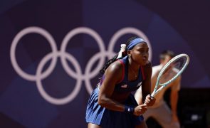 Paris2024: Porta-estandarte norte-americana Coco Gauff fora do torneio de ténis