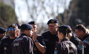 Bombeiros sapadores manifestam revolta pela 