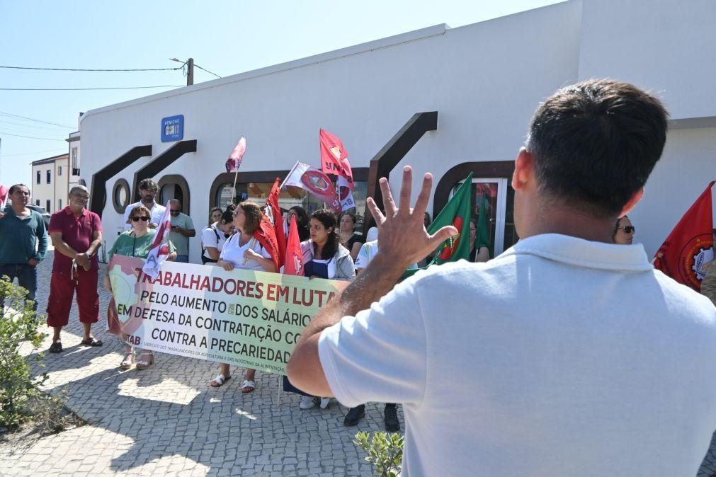 Greve para algumas linhas de produção das indústrias de conservas de peixe