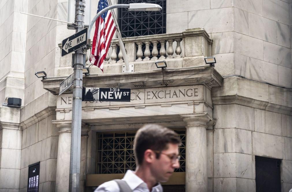 Wall Street fecha semana em baixa abalada por números do mercado laboral