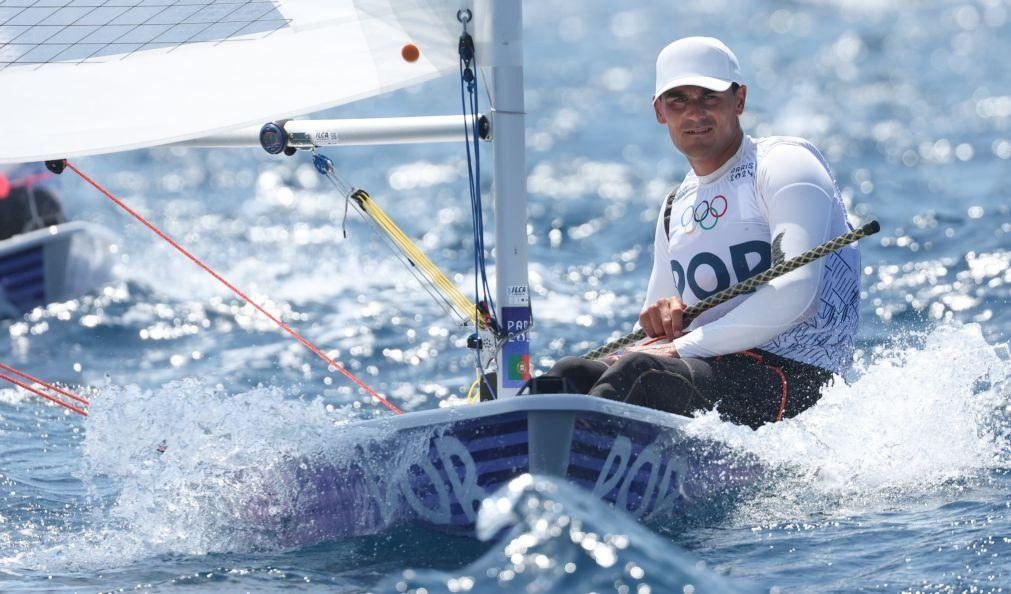 Eduardo Marques aliviado com triunfo na sexta regata em ILCA 7 em Paris2024