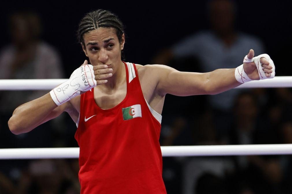 Pugilista argelina Imane Khelif pede 