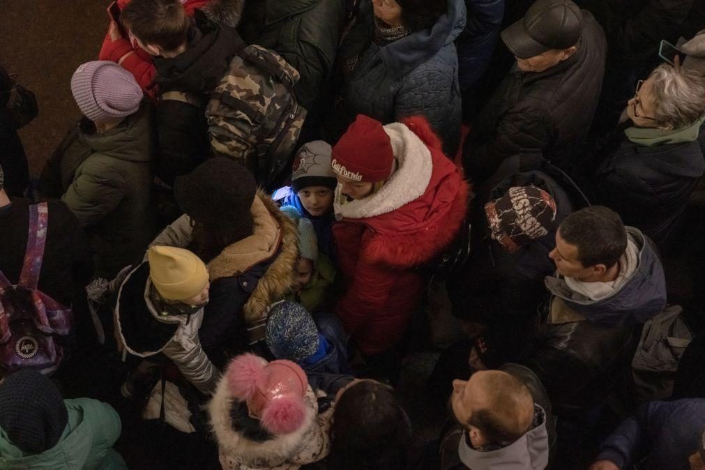 Retiradas mais de mil crianças de aldeias junto à linha da frente de Donetsk