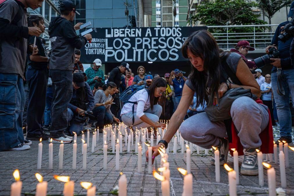 Velas pedem em Caracas a liberdade de 2.500 presos políticos